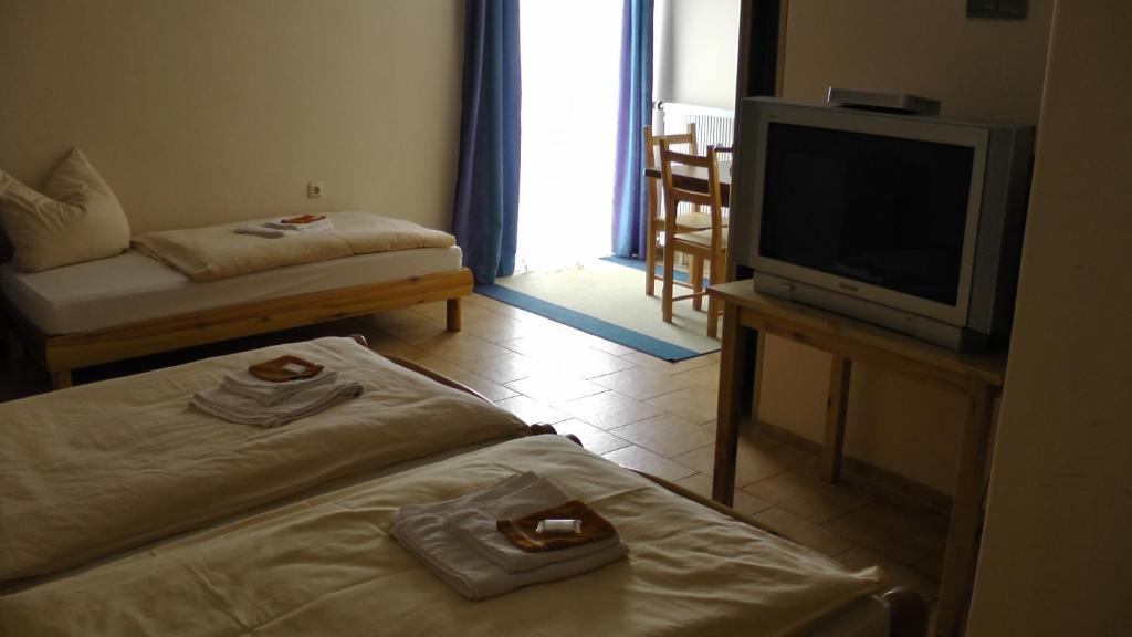Assos Hotel Asbach-Bäumenheim Стая снимка